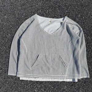 Women’s Billabong black and white stripped lightweight sweatshirt